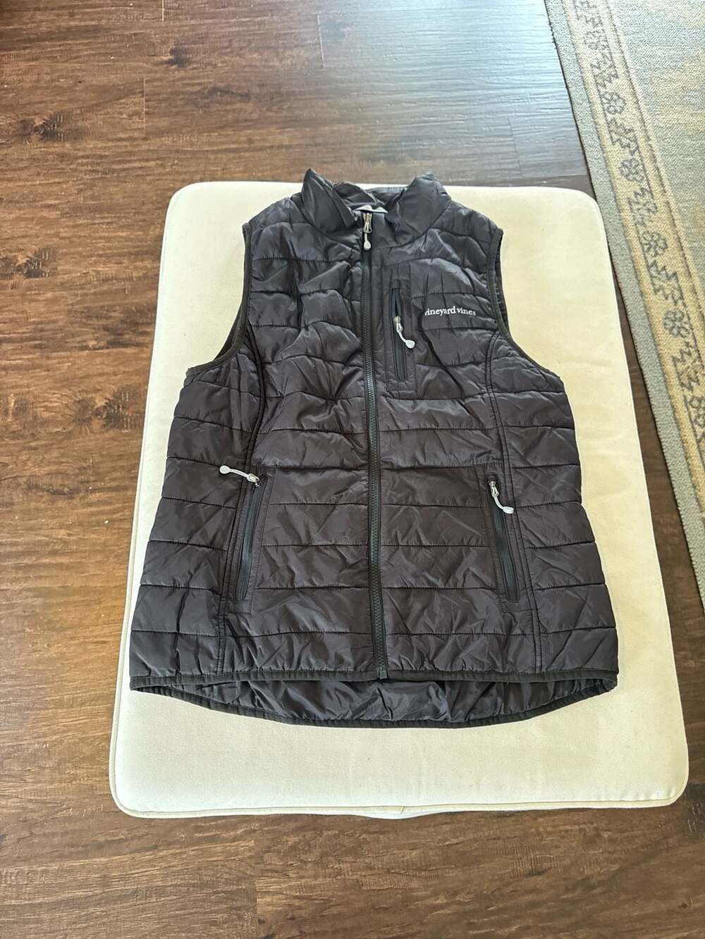 Vineyard Vines Women's Mountain Weekend Puffer Vest Black Size Medium